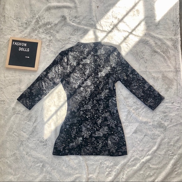 Black and shiny SAN FRANCISCO lace blouse. 👚 - Picture 2 of 5